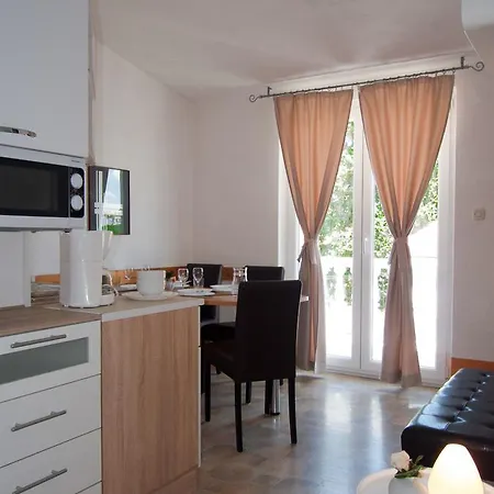 Apartment Sime Pakostane